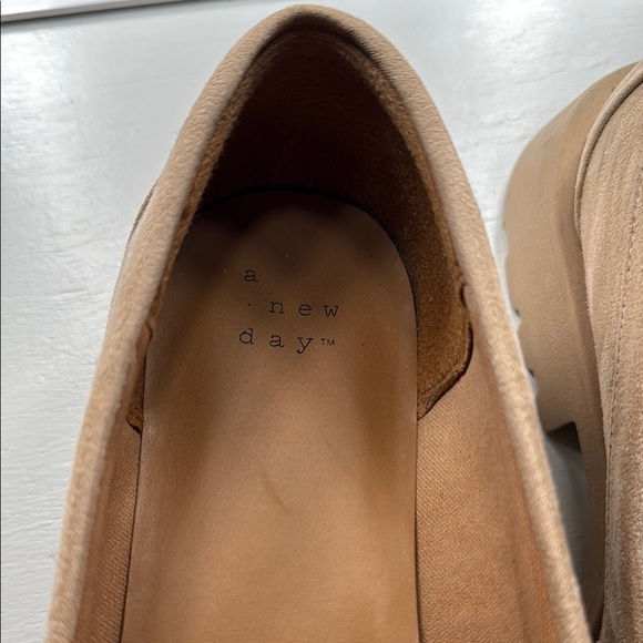 A New Day Tan Penny Loafers with Moccasin Toe - Picture 2 of 9